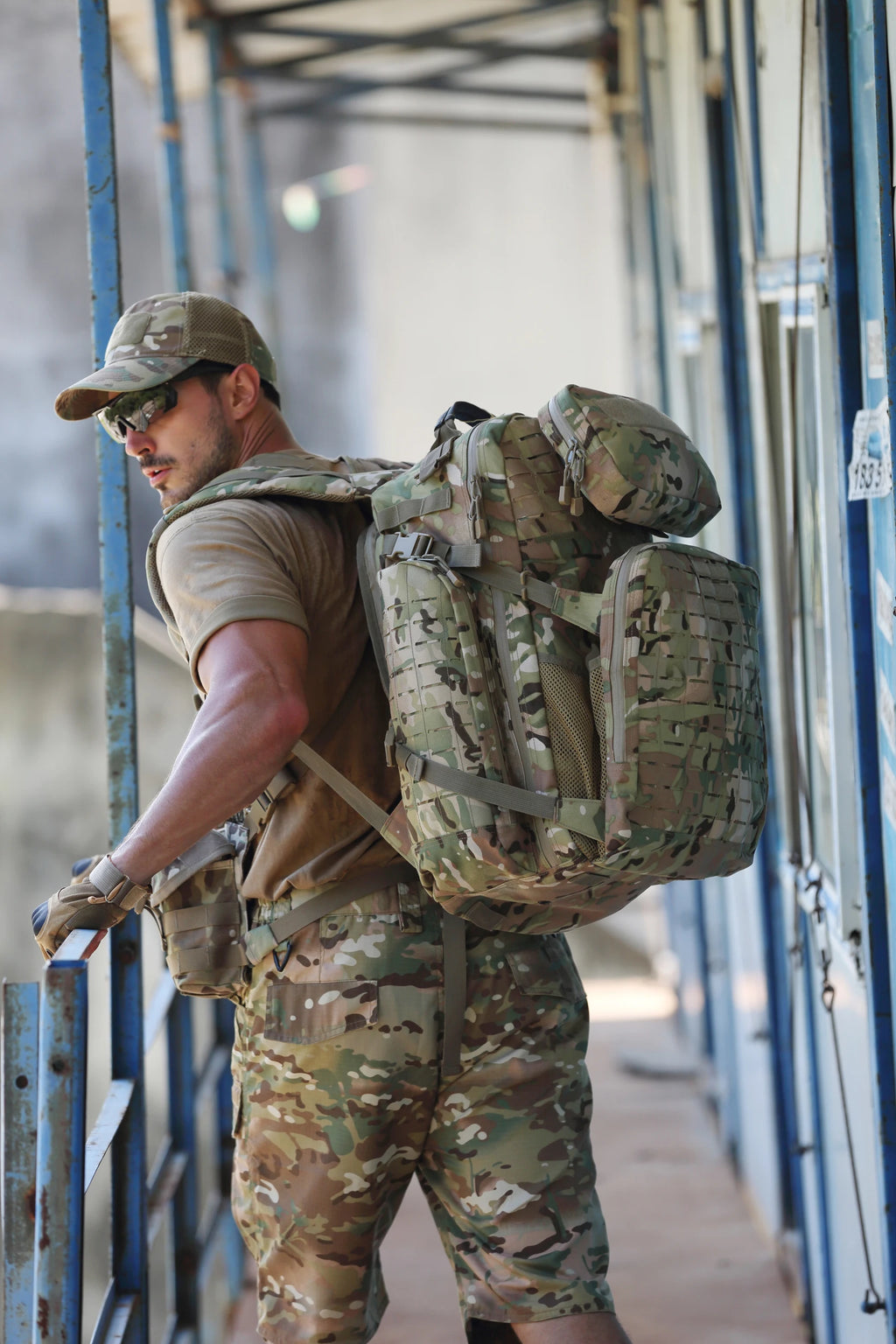 Medium Tactical  Rucksack With Hydration bag